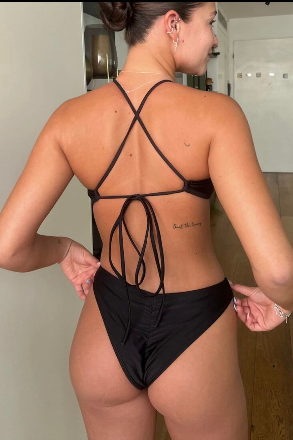 חזיית בילי | BLACK